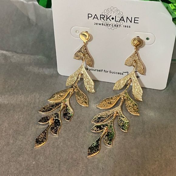 🍁 STUNNING MAPLE EARRINGS 🍁 DESIGNER INSPIRED STATEMENT LIGHT WEIGHT - Picture 4 of 5